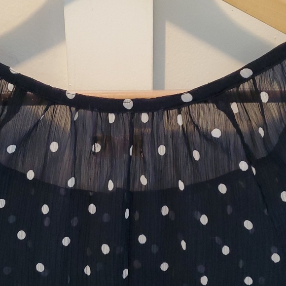 đź’™Hollister Polka-dot Blouse - Picture 3 of 14